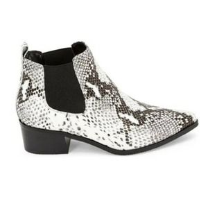 Blondo Emelia Waterproof Chelsea Bootie - Size 8